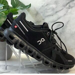 On Running Cloud 6 Shoe Black/Black Size 8 Women’s EUC